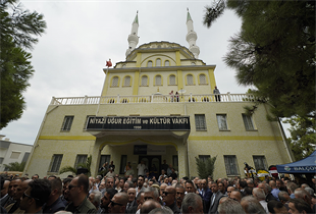 Burhan Özfatura son yolculuğuna uğurlandı