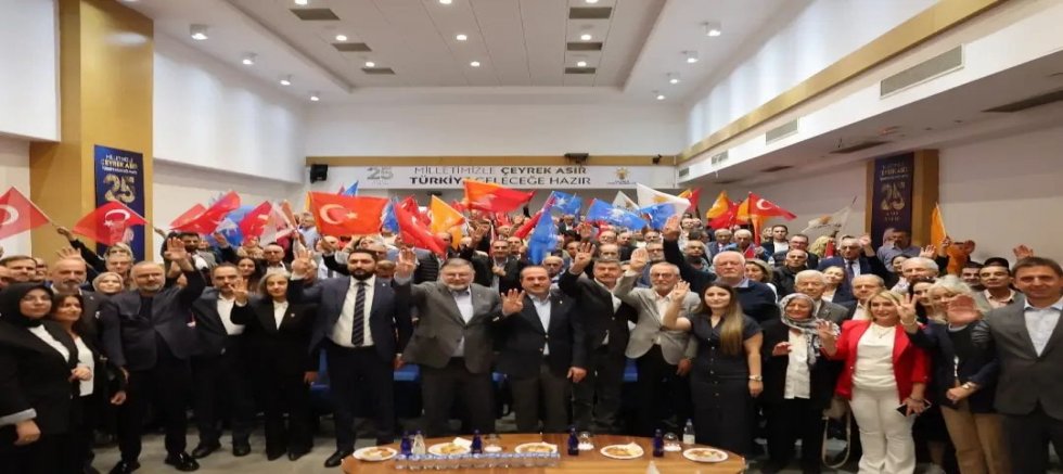 AK Parti Bornova’da Güçlü Teşkilat Buluşması