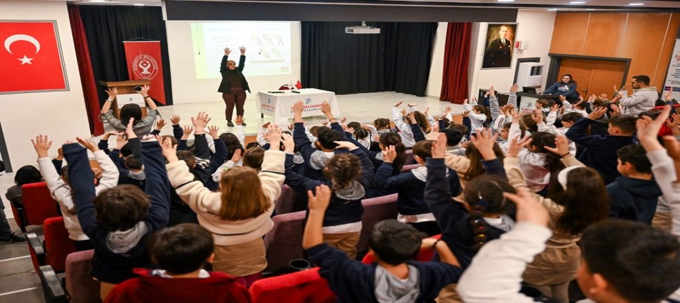 Bornova Belediyesi erken yaşta bilinçli nesiller için okullarda