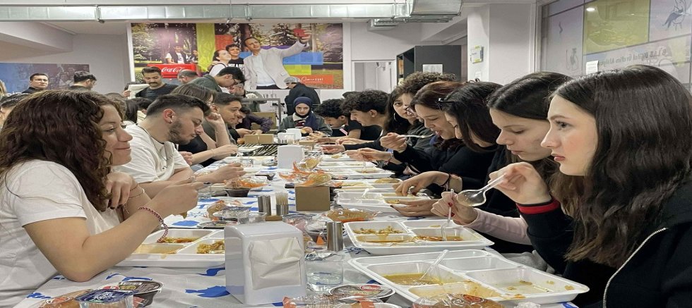 Bornova’da Gençlerle İftar