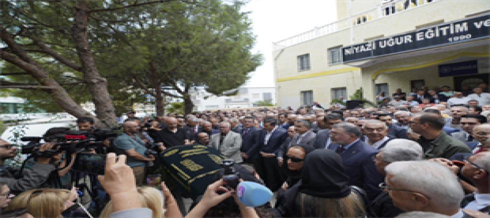 Burhan Özfatura son yolculuğuna uğurlandı