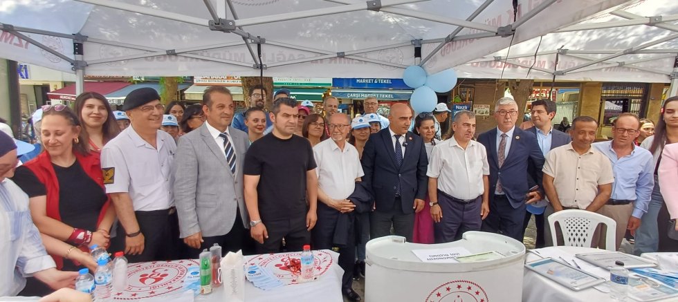 İZMİR’DEN TÜTÜNE KARŞI GÜÇLÜ MESAJ: SAĞLIKLI YAŞAM İÇİN TEK YÜREK