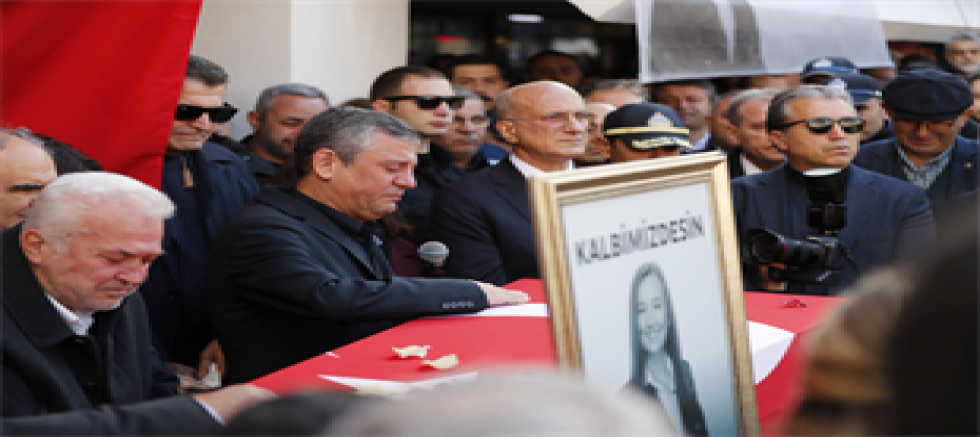 Manisa’nın ilk kadın belediye başkanı Gülşah Durbay son yolculuğuna uğurlanıyor