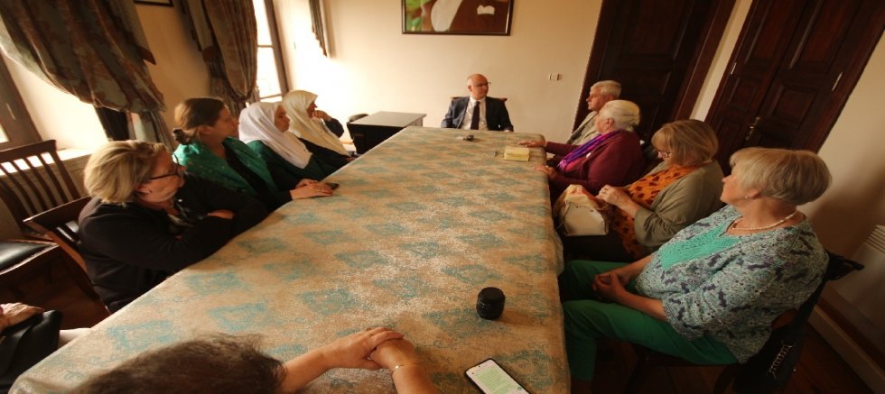 Srebrenitsa Anneleri’nden Ayvalık Kaymakamlığı’na ziyaret