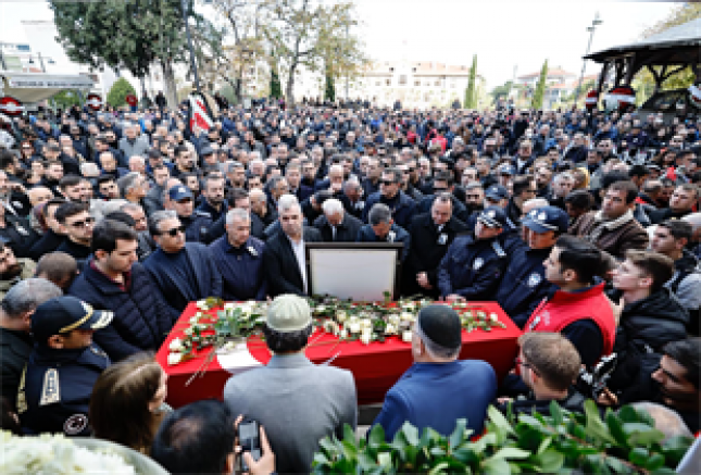 Manisa’nın ilk kadın belediye başkanı Gülşah Durbay son yolculuğuna uğurlanıyor