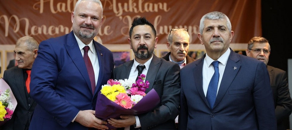 Menemen'de halk aşıkları geçidi!