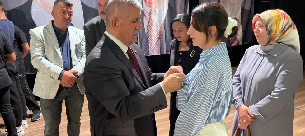 MHP'YE İZMİR'DE BÜYÜK KATILIM