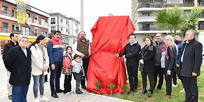Başkan Gümrükçü Balatçık'ta Parkı Açtı Öğrenci Yurdunun Müjdesini Verdi