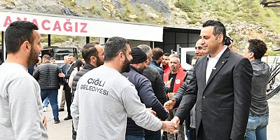 Başkan Yıldız, Belediye Personeli ile Bayramlaştı