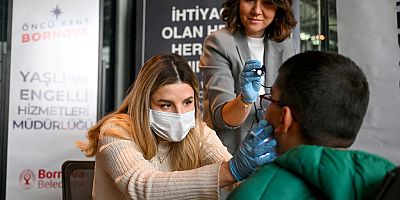 Bornova’da işitme engelli öğrencilere  diş taraması ve tarih yolculuğu