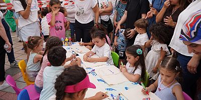 Bornova'da yaz coşkusu çocuk şenliği ile başladı