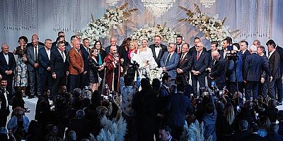 Çiğli Belediye Başkanı Utku Gümrükçü, İlay Kaymakçıoğlu ile evlendi