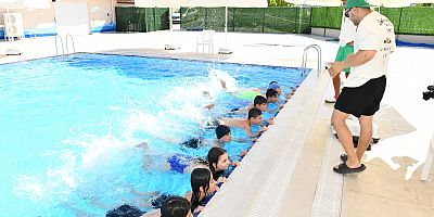 ÇiğliliÇocuklarİlk Kulaçlarını Attı