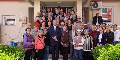 Gaziemir’in çınarlarından fidanlara 23 Nisan armağanı