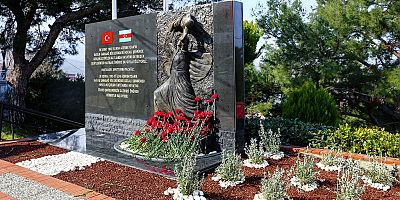 Hocalı Şehitleri Karabağlar’da anıtı başında anıldı