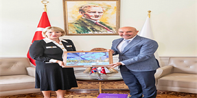 İngiltere Büyükelçisi Morris Başkan Soyer’i ziyaret etti