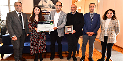 İzmir Büyükşehir Belediyesi’ne “En İyi 100 Hikaye Ödülü” sertifikası verildi