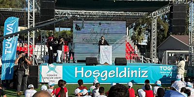 İzmir'de TÜGVA'nın Yaz Okulu Kapanış Programı düzenlendi