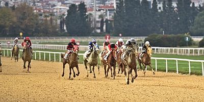 İzmir Vali Koşusu'nu Altıntepe kazandı