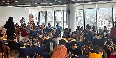 Karabağlar’da Başöğretmen Atatürk adına satranç turnuvası