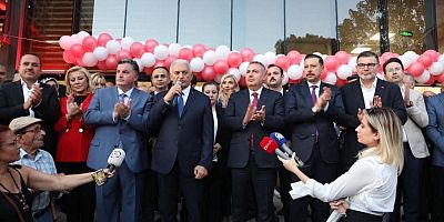 Kınık Hasat Festivali’nde Yıldızlar Geçidi