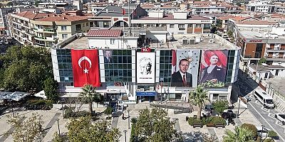 Menderes Belediyesi’nden Öğrencilere Destek